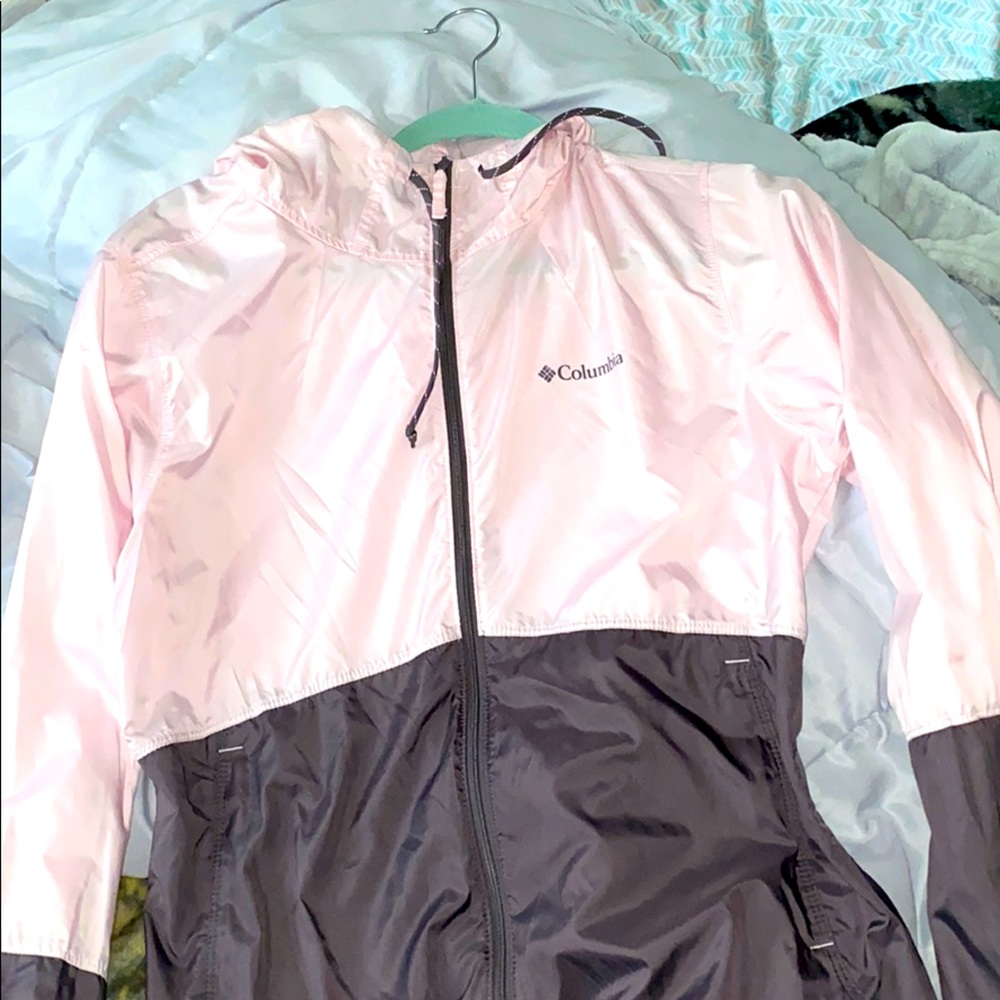 Columbia wind breaker